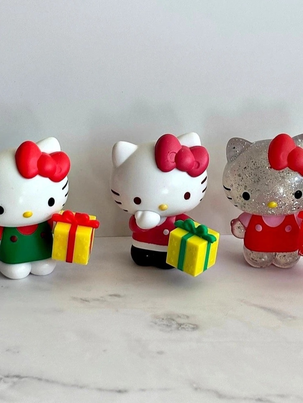 Sanrio Hello Kitty Holiday Figure Set Red White Like New